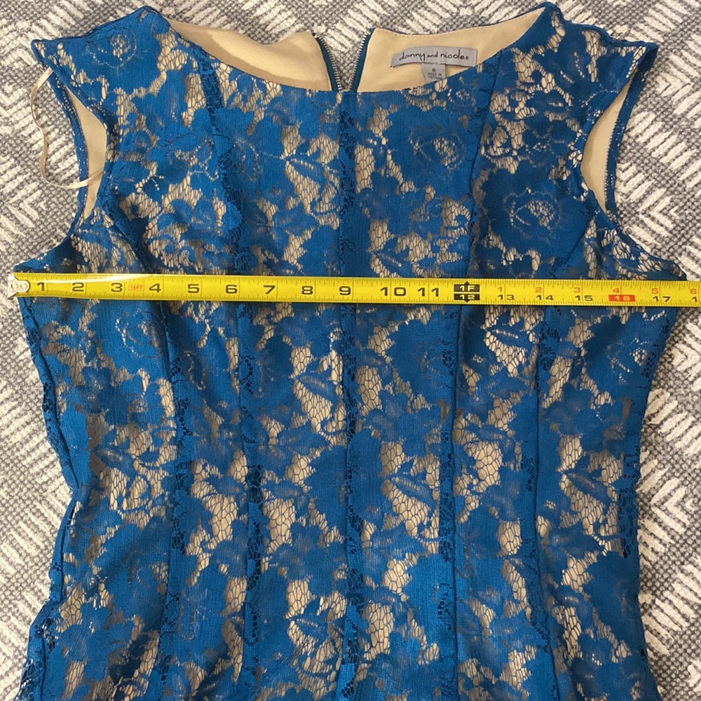 DANNY AND NICOLE beautiful blue lace sleeveless dress with slip size 8 - Picture 7 of 8